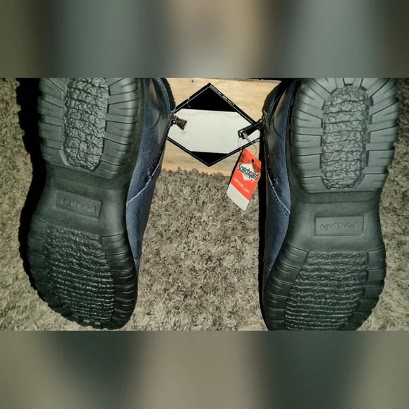 Propet Shoes - Picture 4 of 6